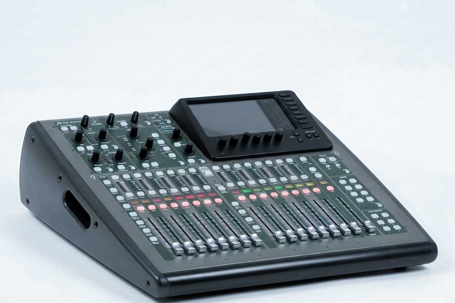 Behringer X32 Compact